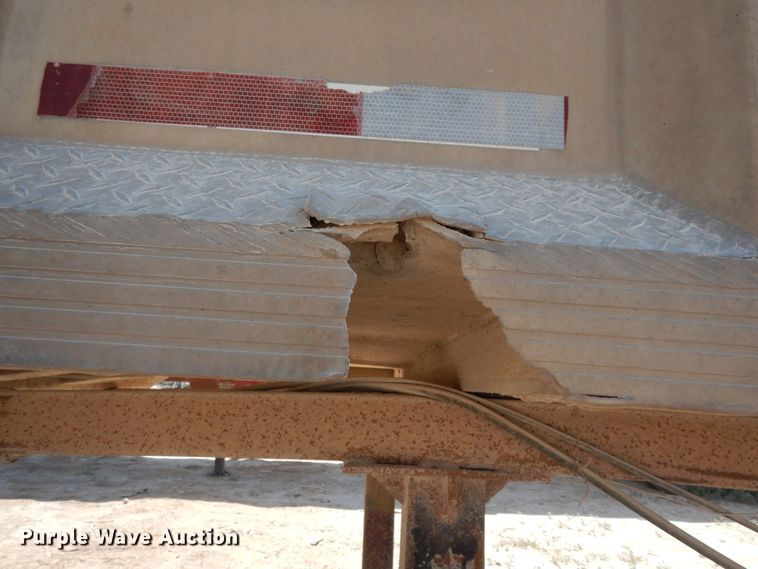 image for item DC2032 1988 East  end dump trailer