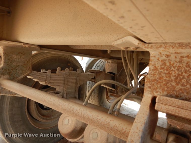 image for item DC2032 1988 East  end dump trailer