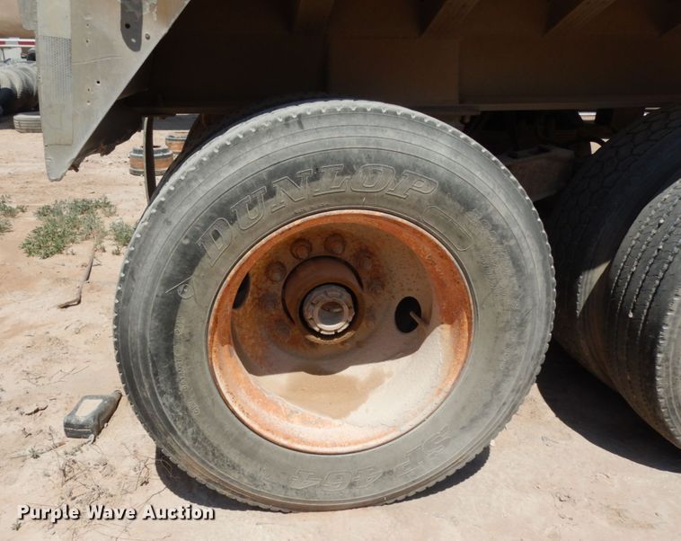 image for item DC2032 1988 East  end dump trailer