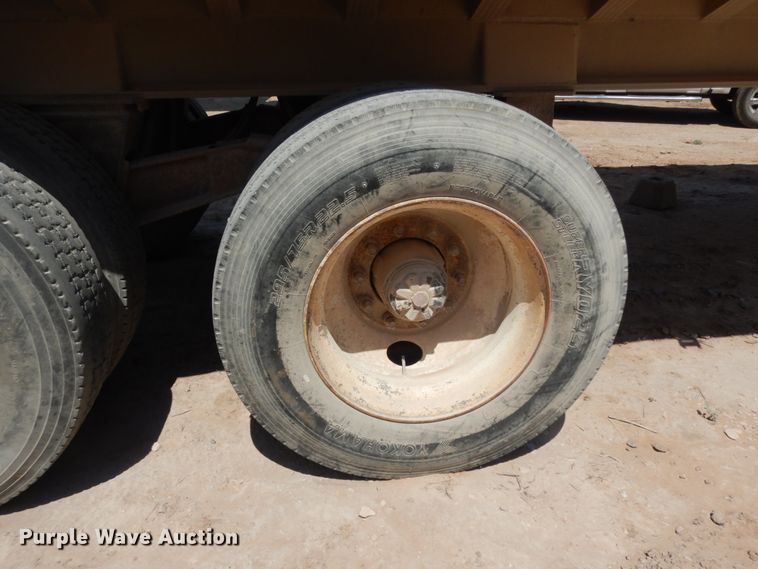 image for item DC2032 1988 East  end dump trailer