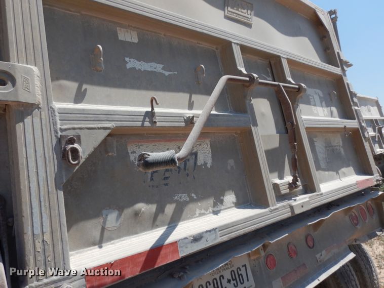 image for item DC2032 1988 East  end dump trailer