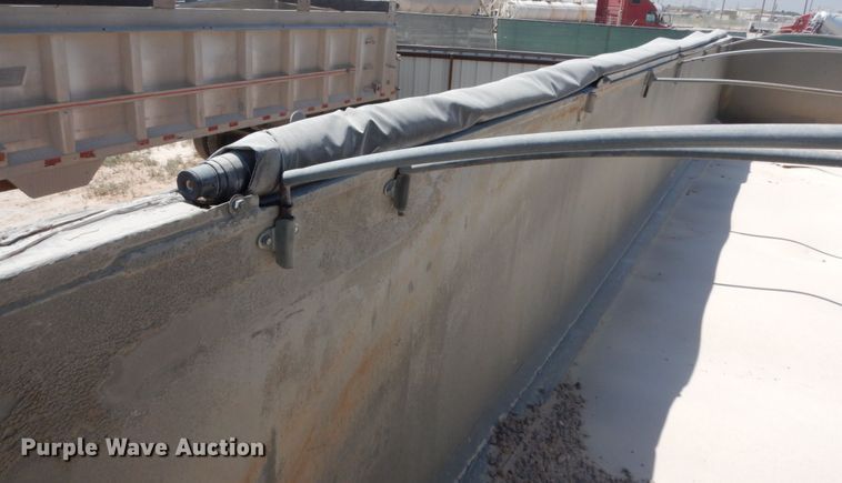 image for item DC2032 1988 East  end dump trailer