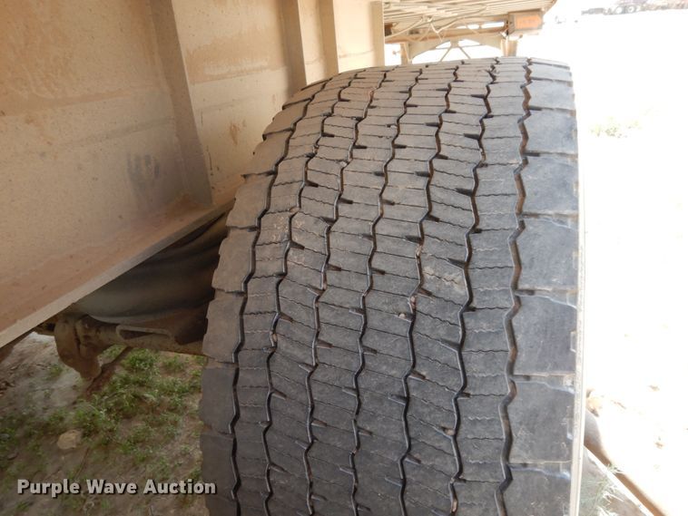 image for item DC2033 1994 Vant S-102-39  end dump trailer