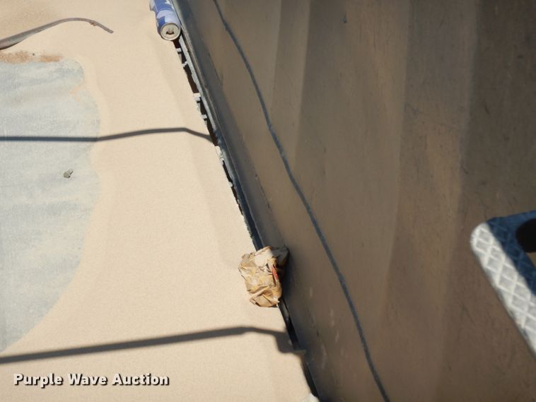 image for item DC2033 1994 Vant S-102-39  end dump trailer