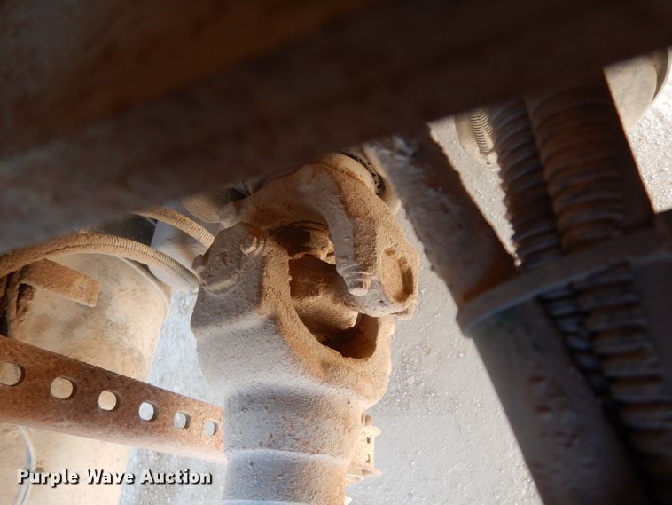 image for item DC2035 2001 Freightliner FLD120 Classic  semi truck