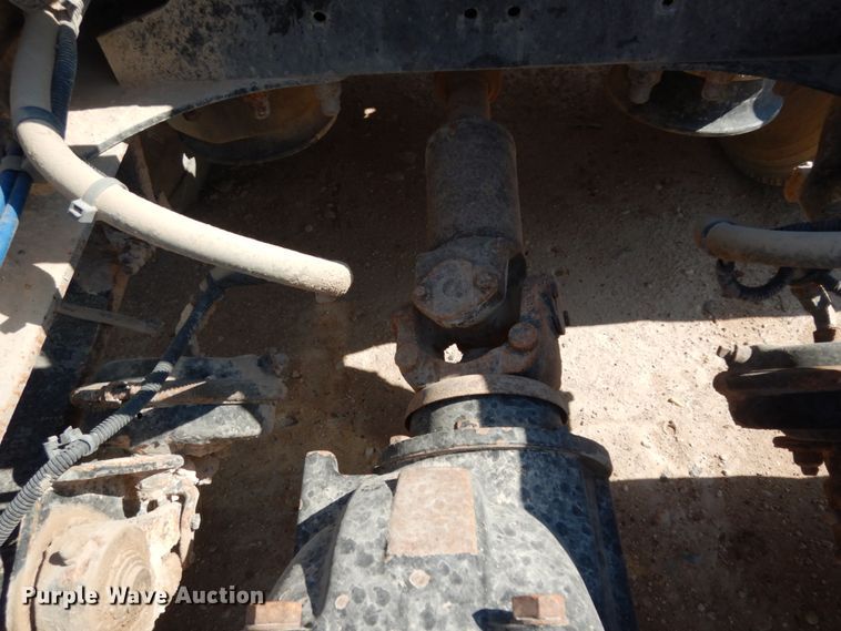 image for item DC2035 2001 Freightliner FLD120 Classic  semi truck