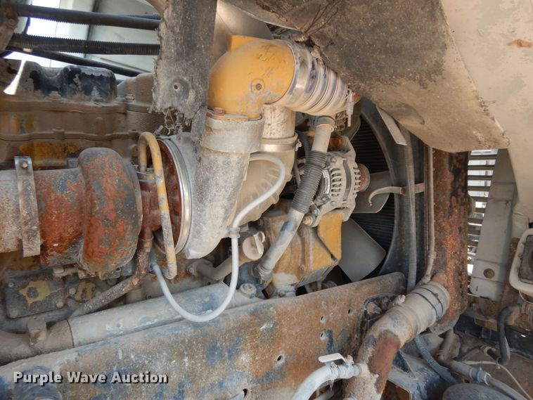 image for item DC2035 2001 Freightliner FLD120 Classic  semi truck