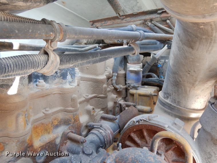 image for item DC2035 2001 Freightliner FLD120 Classic  semi truck