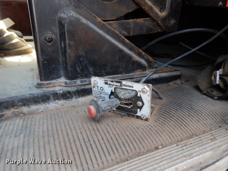 image for item DC2035 2001 Freightliner FLD120 Classic  semi truck