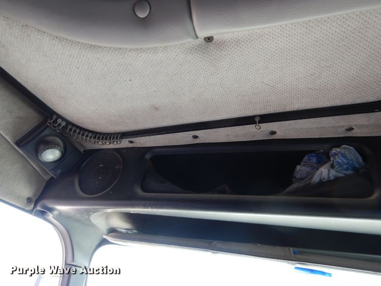 image for item DC2035 2001 Freightliner FLD120 Classic  semi truck