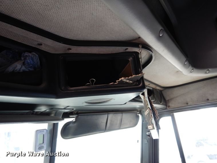 image for item DC2035 2001 Freightliner FLD120 Classic  semi truck