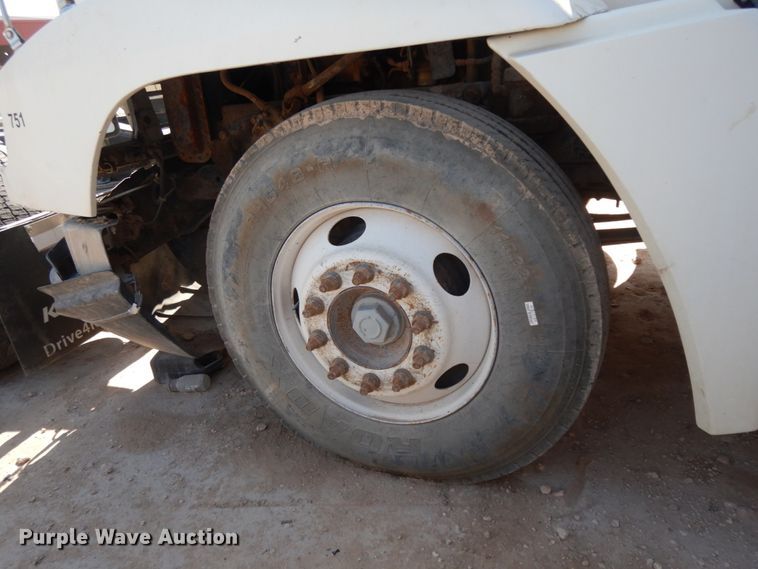 image for item DC2035 2001 Freightliner FLD120 Classic  semi truck