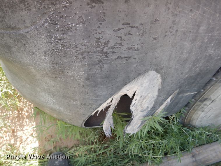 image for item DC2036 2008 Freightliner Columbia 120  semi truck