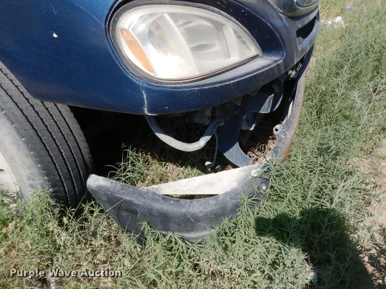 image for item DC2036 2008 Freightliner Columbia 120  semi truck