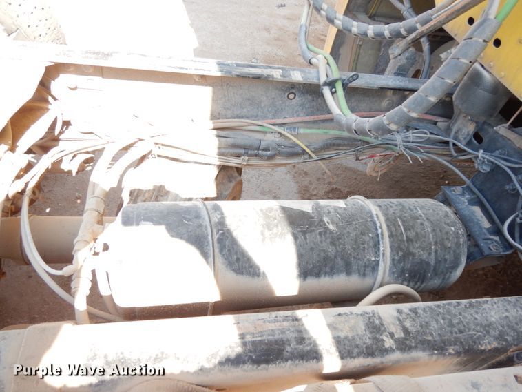 image for item DC2036 2008 Freightliner Columbia 120  semi truck