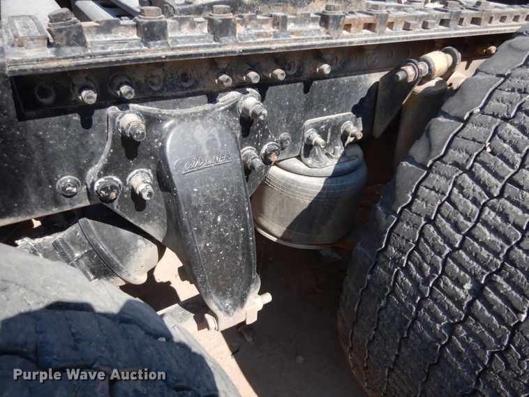 image for item DC2036 2008 Freightliner Columbia 120  semi truck