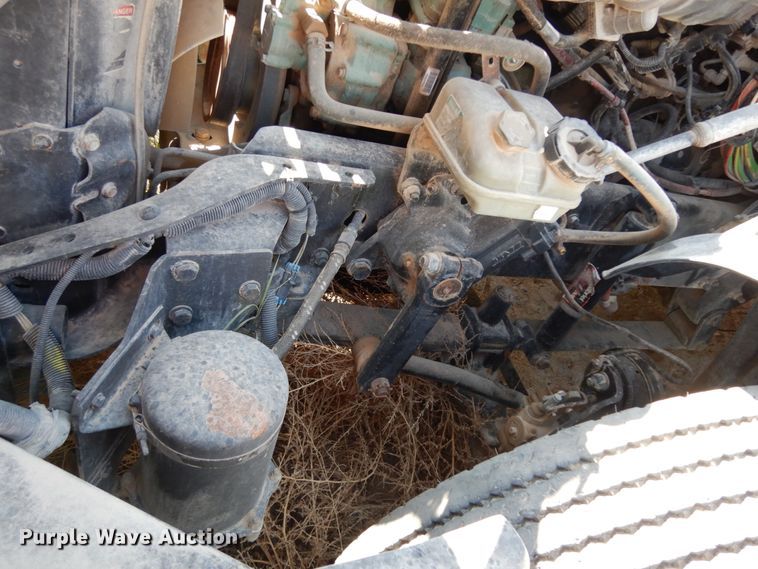 image for item DC2036 2008 Freightliner Columbia 120  semi truck