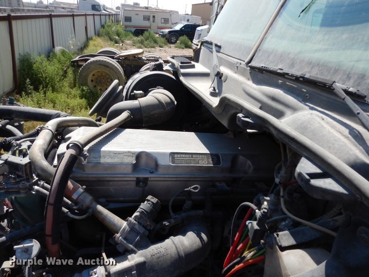 image for item DC2036 2008 Freightliner Columbia 120  semi truck