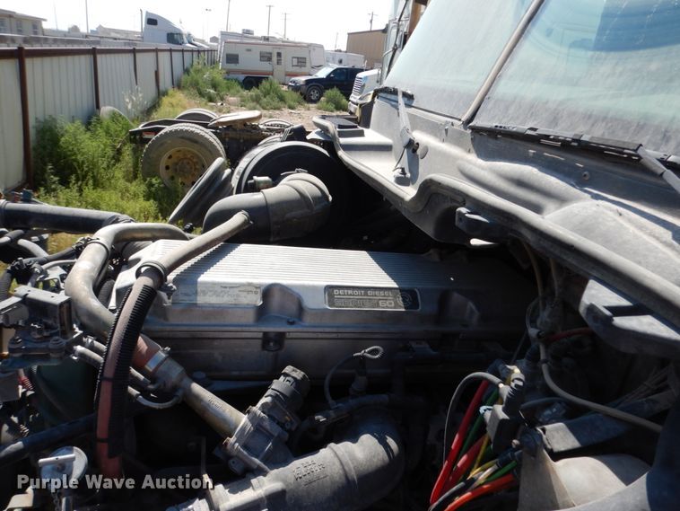 image for item DC2036 2008 Freightliner Columbia 120  semi truck