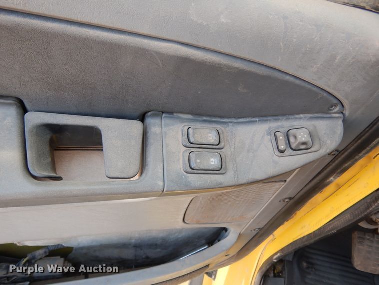 image for item DC2036 2008 Freightliner Columbia 120  semi truck