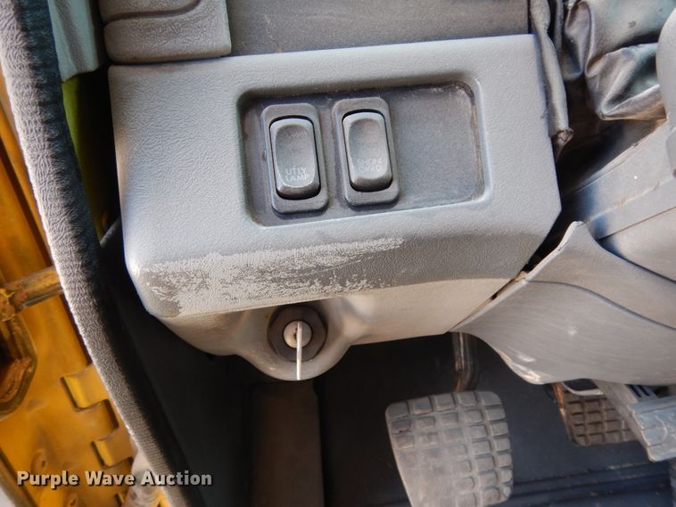 image for item DC2036 2008 Freightliner Columbia 120  semi truck