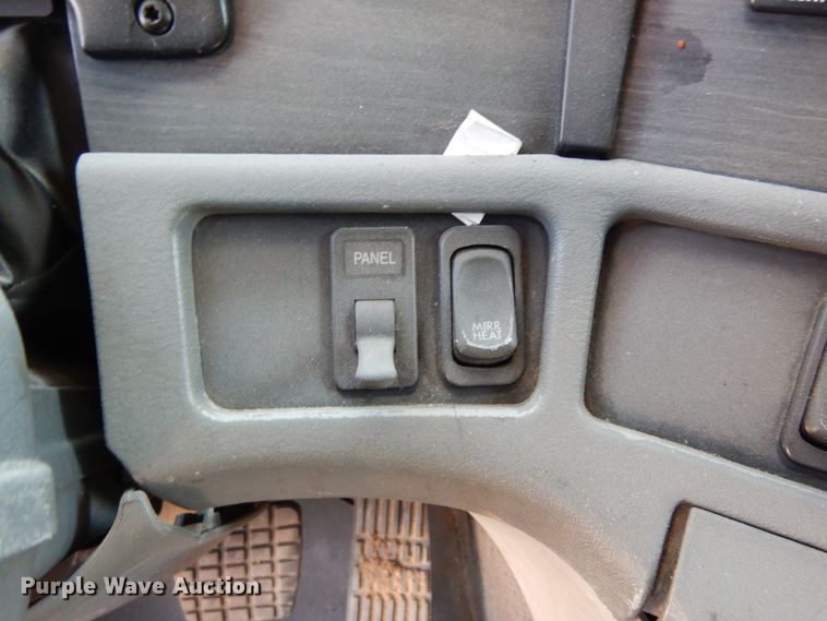 image for item DC2036 2008 Freightliner Columbia 120  semi truck