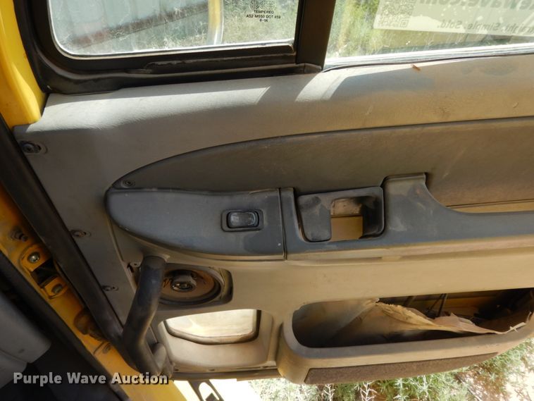 image for item DC2036 2008 Freightliner Columbia 120  semi truck