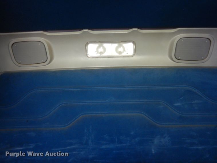 image for item DC2036 2008 Freightliner Columbia 120  semi truck