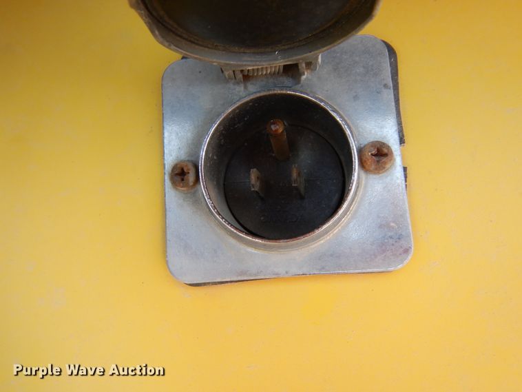 image for item DC2036 2008 Freightliner Columbia 120  semi truck