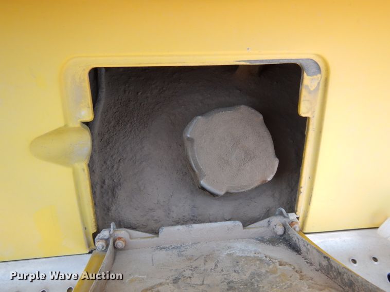 image for item DC2036 2008 Freightliner Columbia 120  semi truck