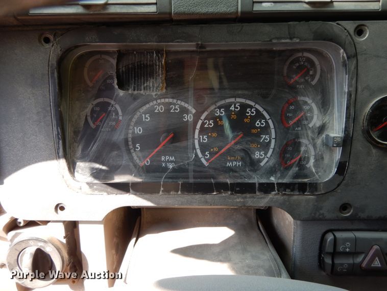 image for item DC2037 2009 Freightliner Cascadia 125  semi truck