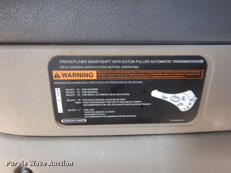 image for item DC2037 2009 Freightliner Cascadia 125  semi truck