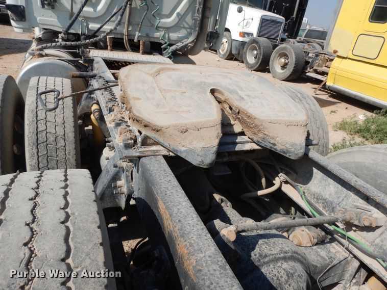 image for item DC2037 2009 Freightliner Cascadia 125  semi truck