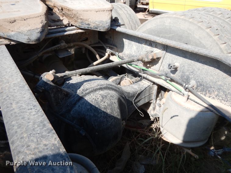 image for item DC2037 2009 Freightliner Cascadia 125  semi truck