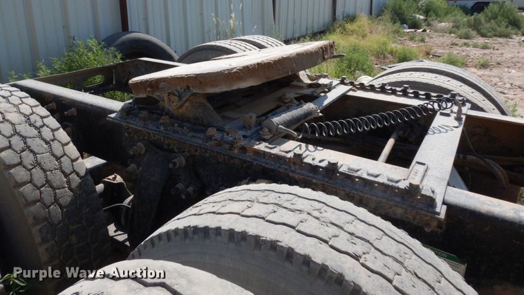 image for item DC2037 2009 Freightliner Cascadia 125  semi truck