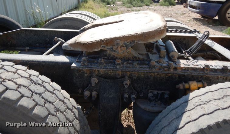 image for item DC2037 2009 Freightliner Cascadia 125  semi truck