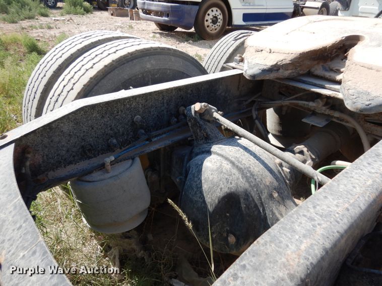 image for item DC2037 2009 Freightliner Cascadia 125  semi truck