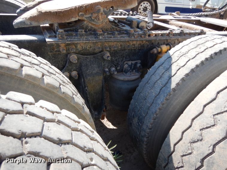 image for item DC2037 2009 Freightliner Cascadia 125  semi truck