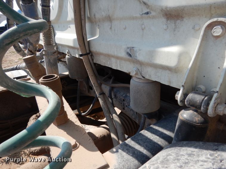 image for item DC2037 2009 Freightliner Cascadia 125  semi truck