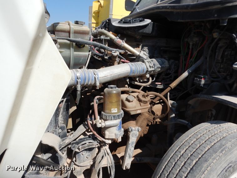 image for item DC2037 2009 Freightliner Cascadia 125  semi truck