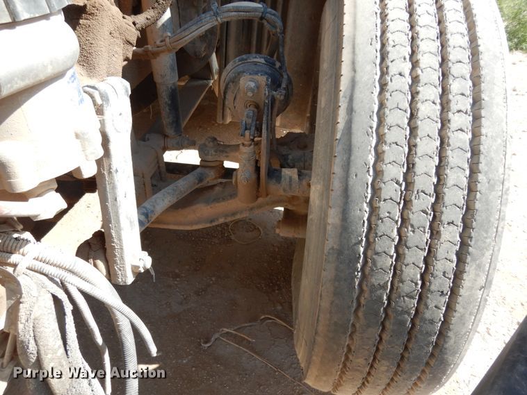 image for item DC2037 2009 Freightliner Cascadia 125  semi truck