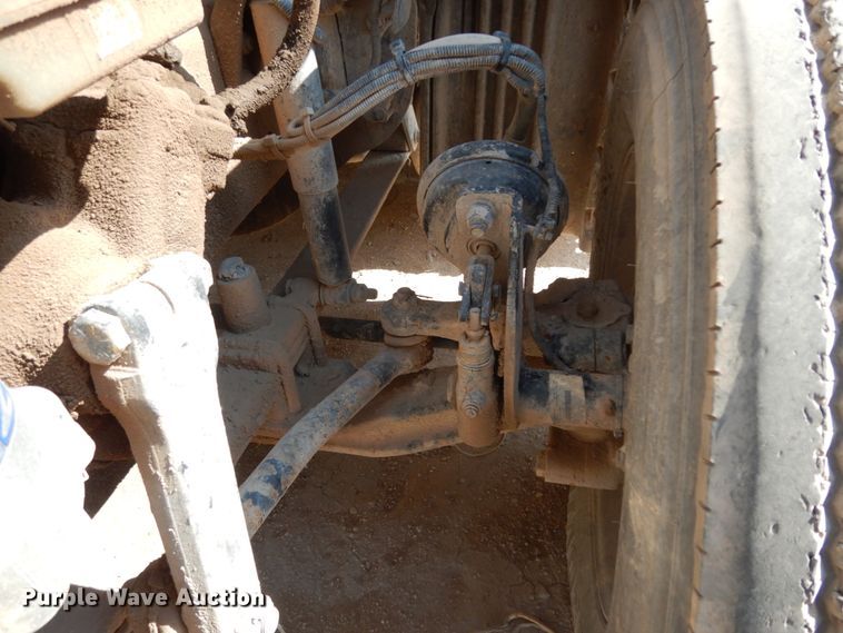 image for item DC2037 2009 Freightliner Cascadia 125  semi truck