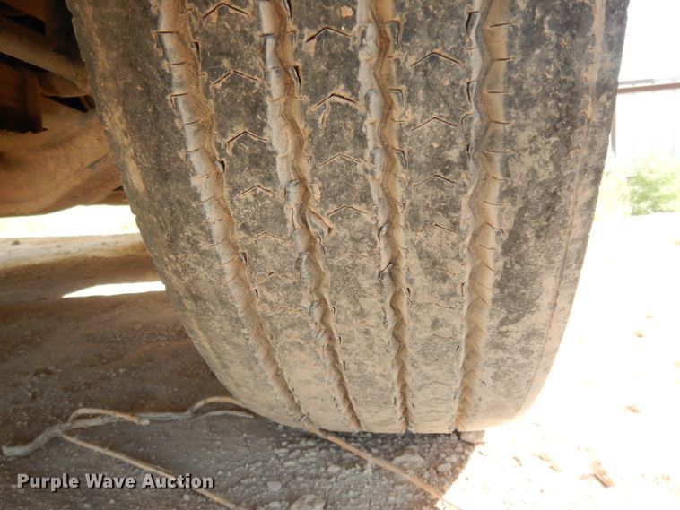 image for item DC2037 2009 Freightliner Cascadia 125  semi truck