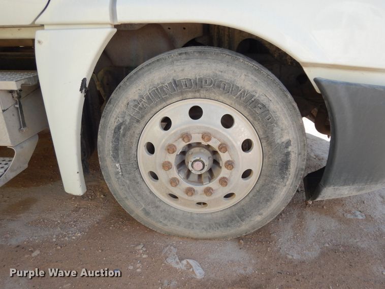 image for item DC2037 2009 Freightliner Cascadia 125  semi truck