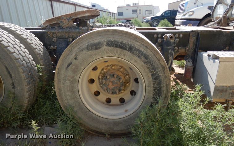 image for item DC2037 2009 Freightliner Cascadia 125  semi truck