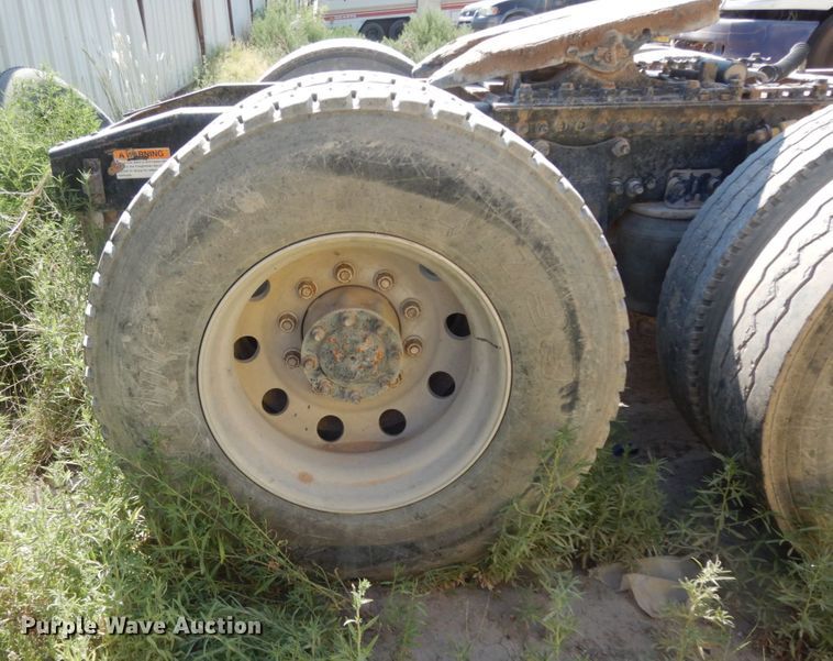 image for item DC2037 2009 Freightliner Cascadia 125  semi truck