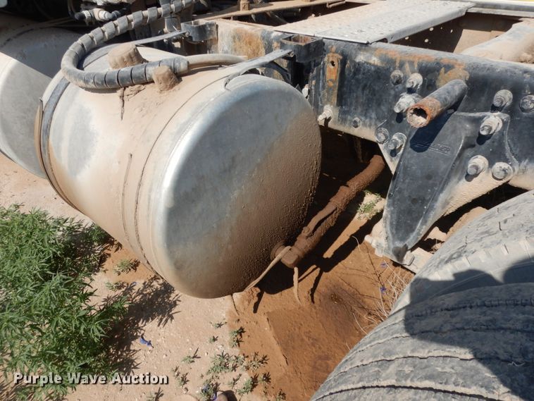 image for item DC2037 2009 Freightliner Cascadia 125  semi truck