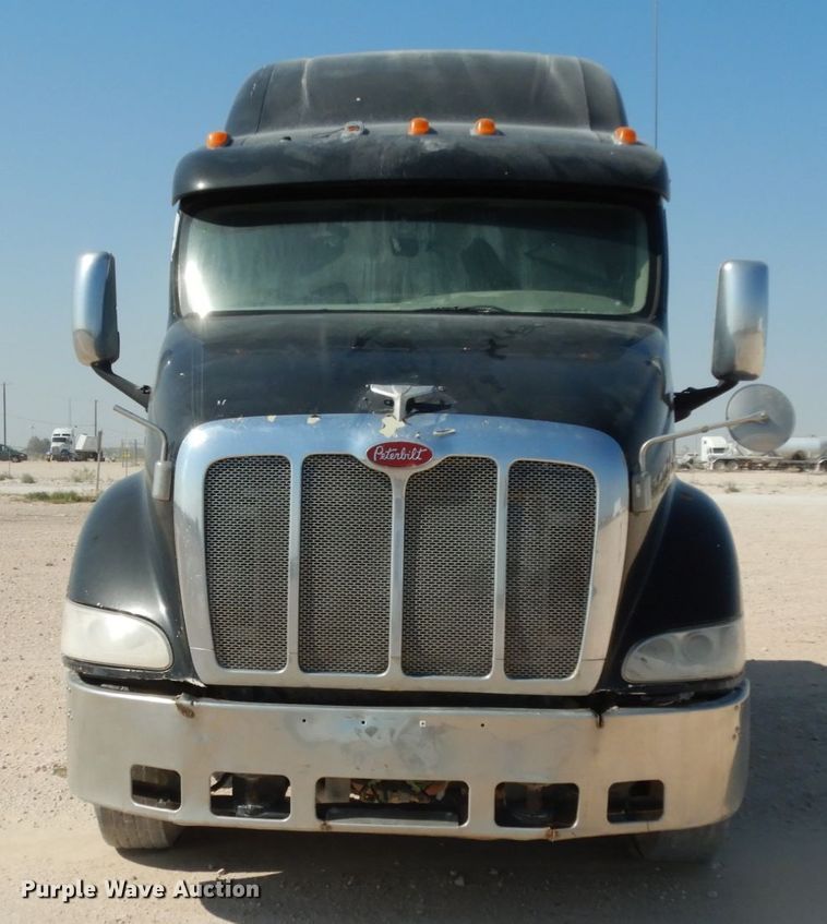 image for item DC2038 2009 Peterbilt 387  semi truck