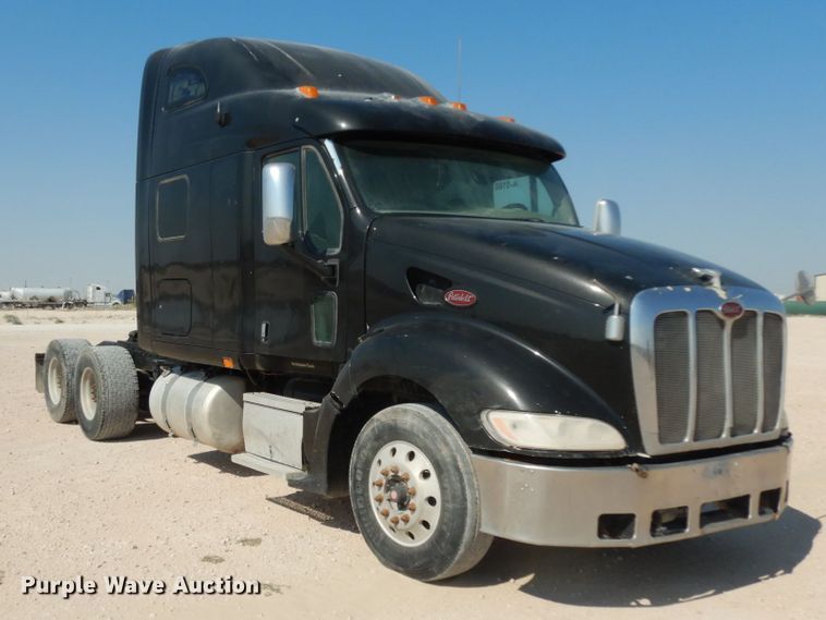 image for item DC2038 2009 Peterbilt 387  semi truck