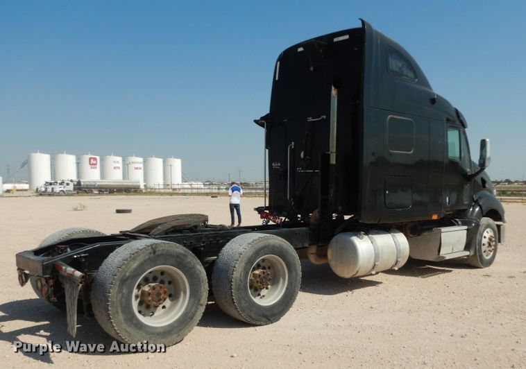 image for item DC2038 2009 Peterbilt 387  semi truck